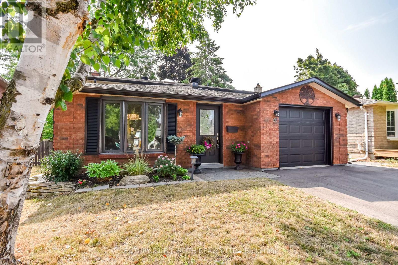 49 Ridgeway Avenue, Barrie, ON - Outdoor