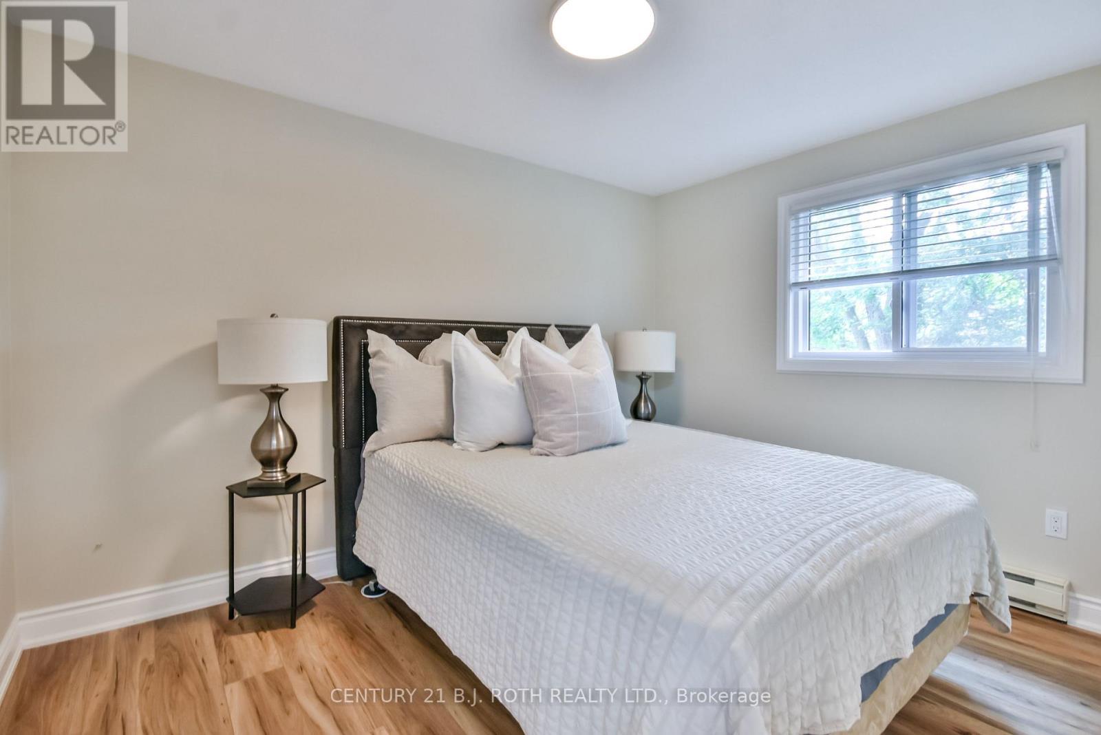49 Ridgeway Avenue, Barrie, ON - Indoor Photo Showing Bedroom