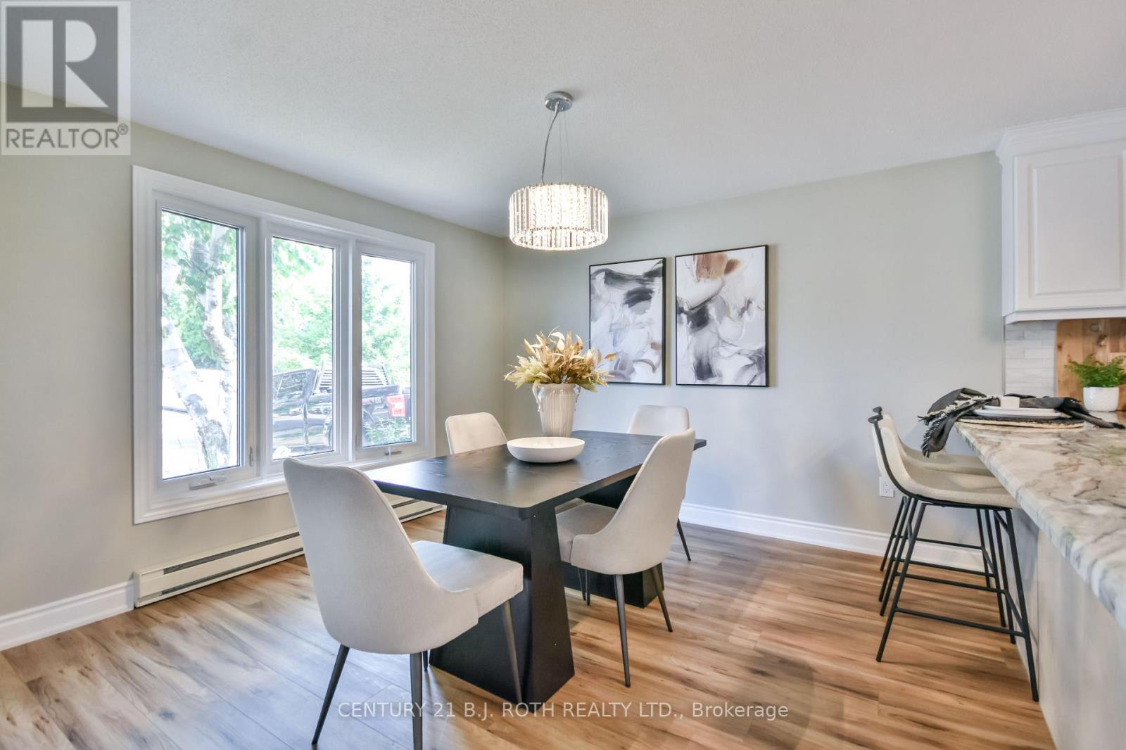 49 Ridgeway Avenue, Barrie, ON - Indoor Photo Showing Dining Room