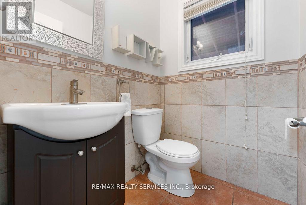 12 Nuttall Street, Brampton, ON - Indoor Photo Showing Bathroom