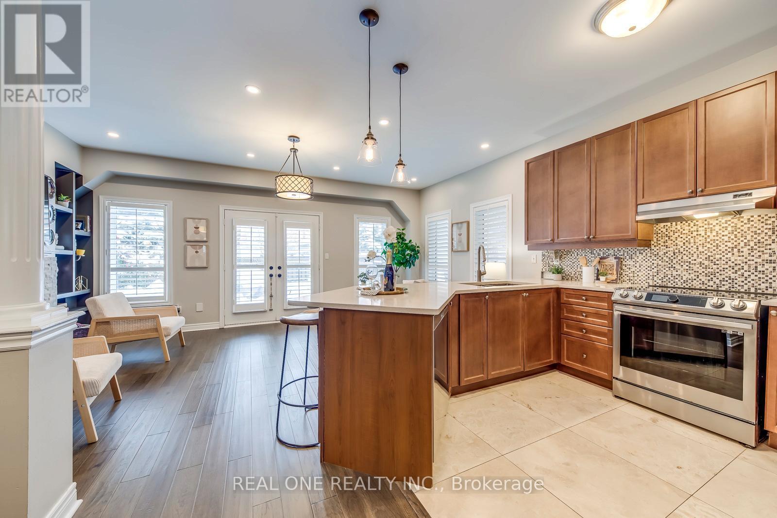 1247 Agram Drive, Oakville, ON - Indoor Photo Showing Kitchen With Upgraded Kitchen