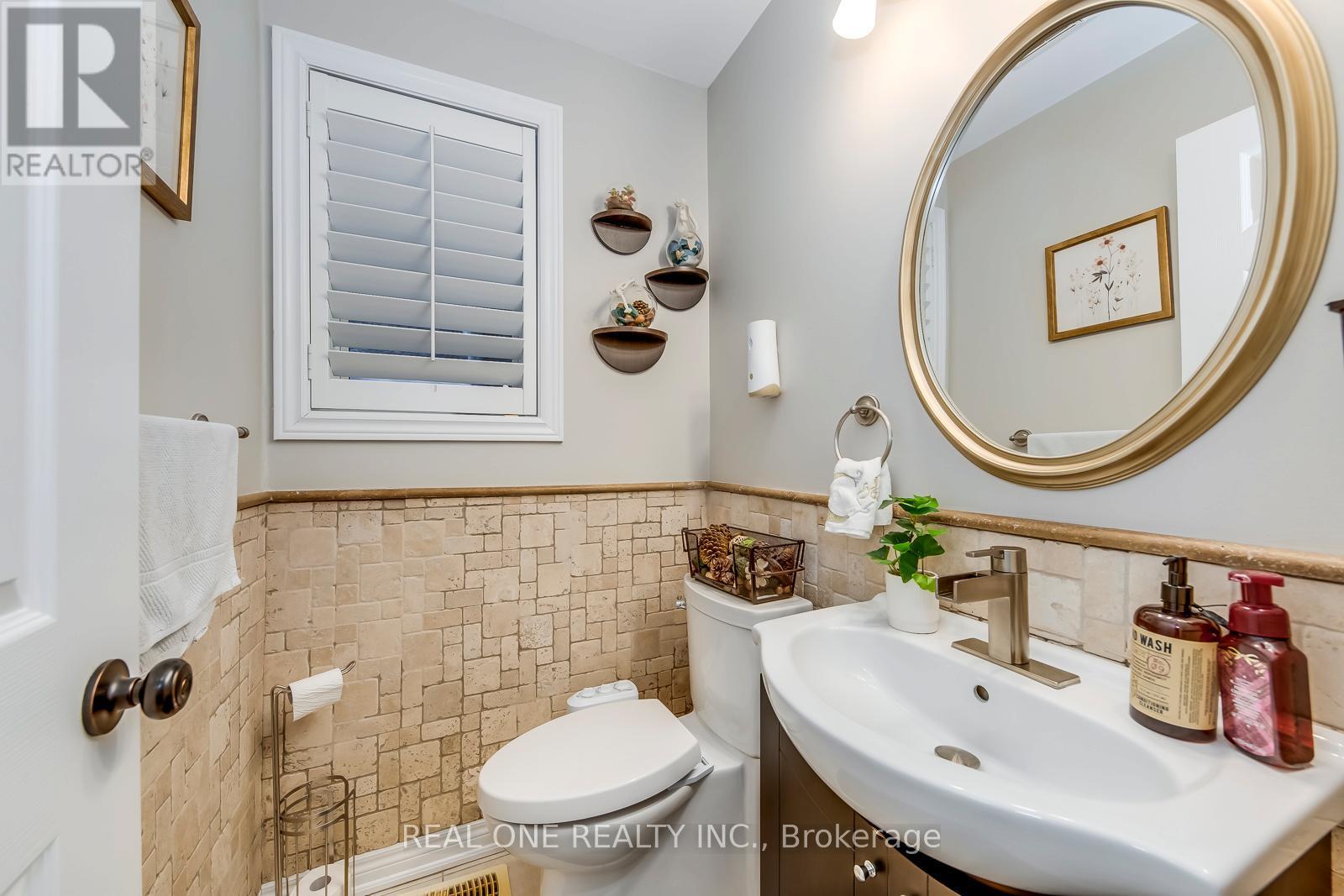 1247 Agram Drive, Oakville, ON - Indoor Photo Showing Bathroom