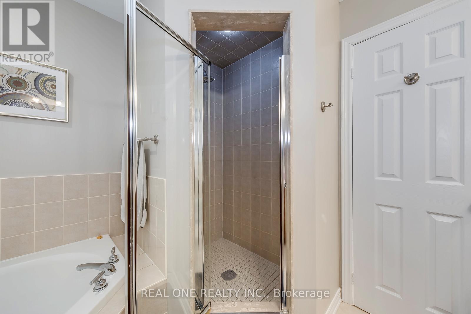 1247 Agram Drive, Oakville, ON - Indoor Photo Showing Bathroom