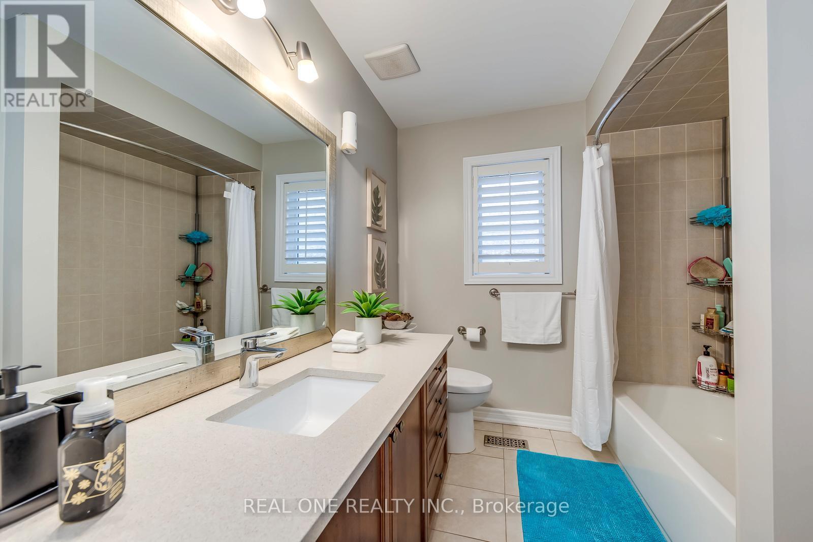 1247 Agram Drive, Oakville, ON - Indoor Photo Showing Bathroom