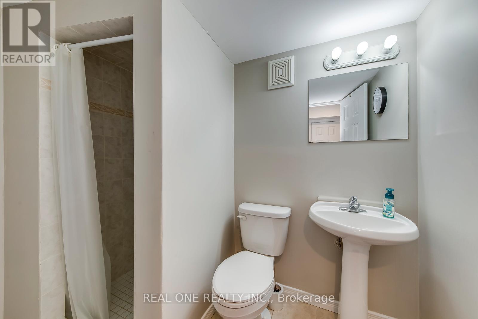 1247 Agram Drive, Oakville, ON - Indoor Photo Showing Bathroom