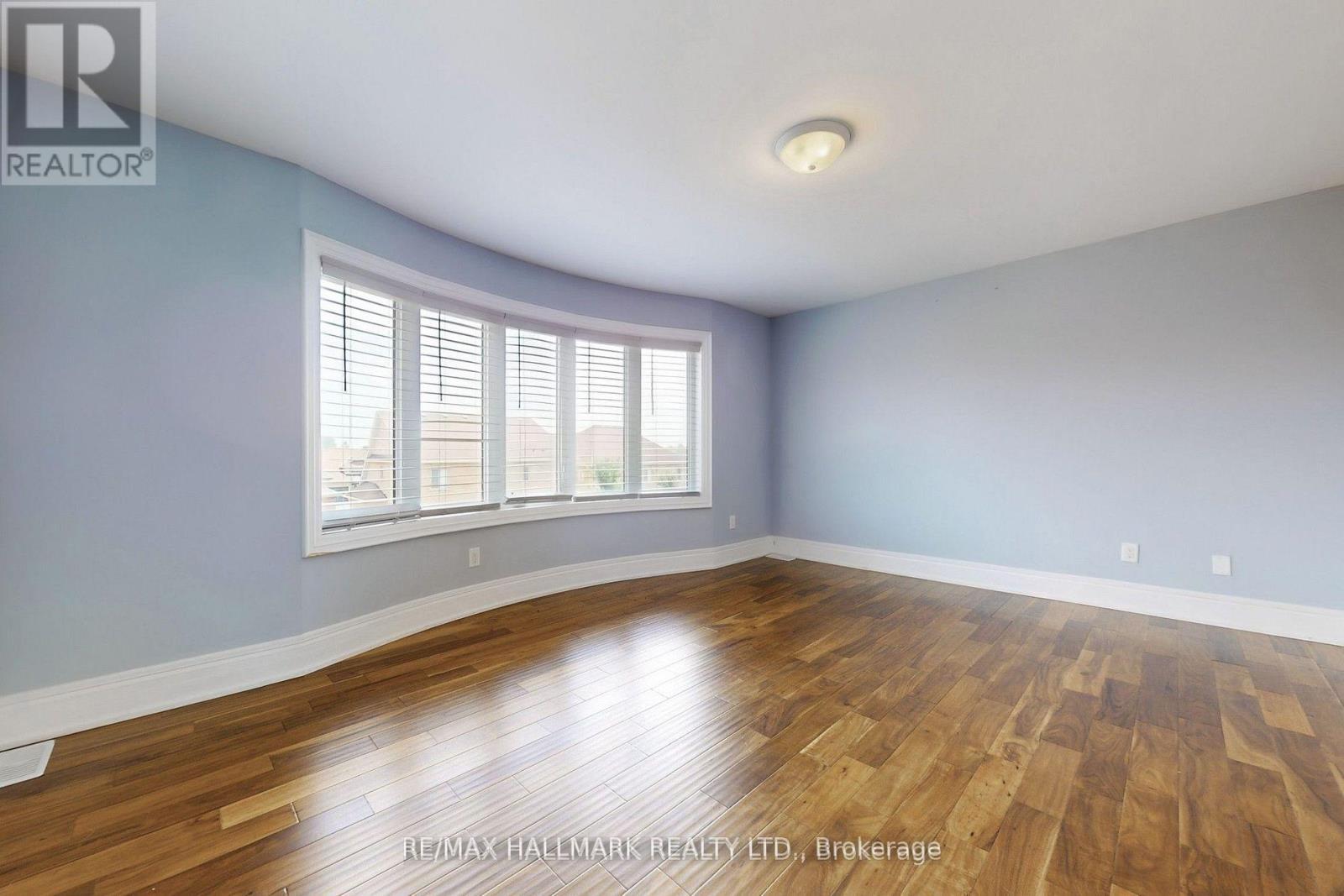 61 Mcisaac Drive, Springwater, ON - Indoor Photo Showing Other Room