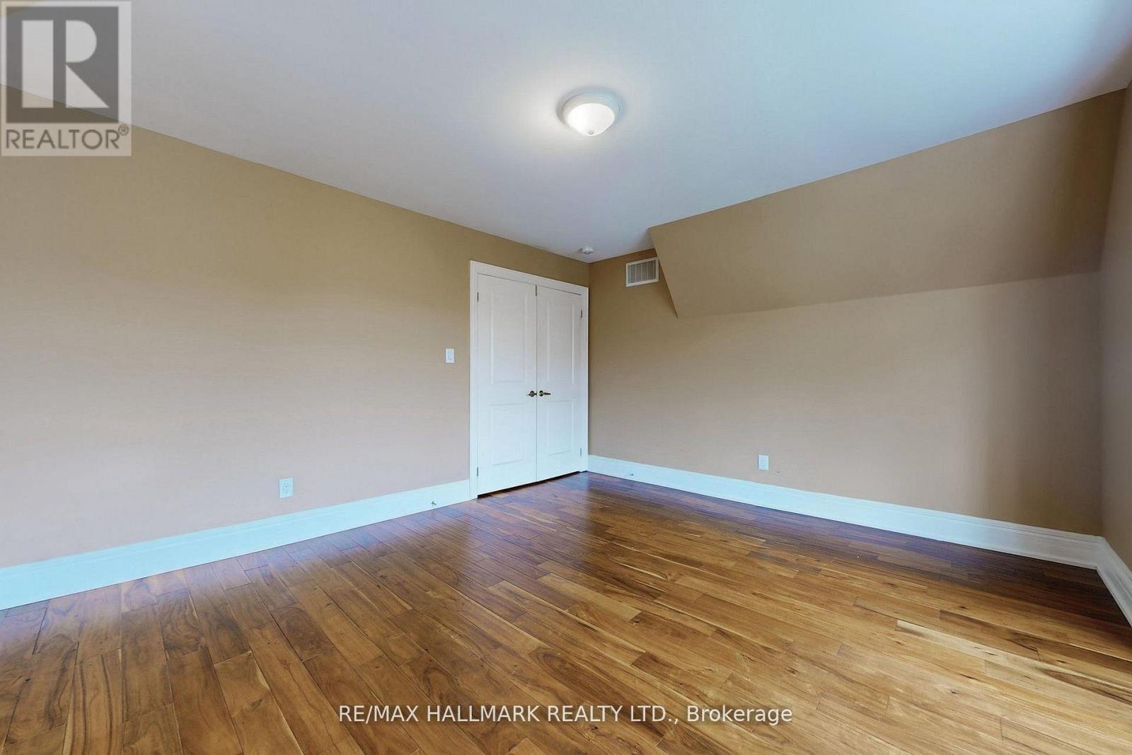 61 Mcisaac Drive, Springwater, ON - Indoor Photo Showing Other Room