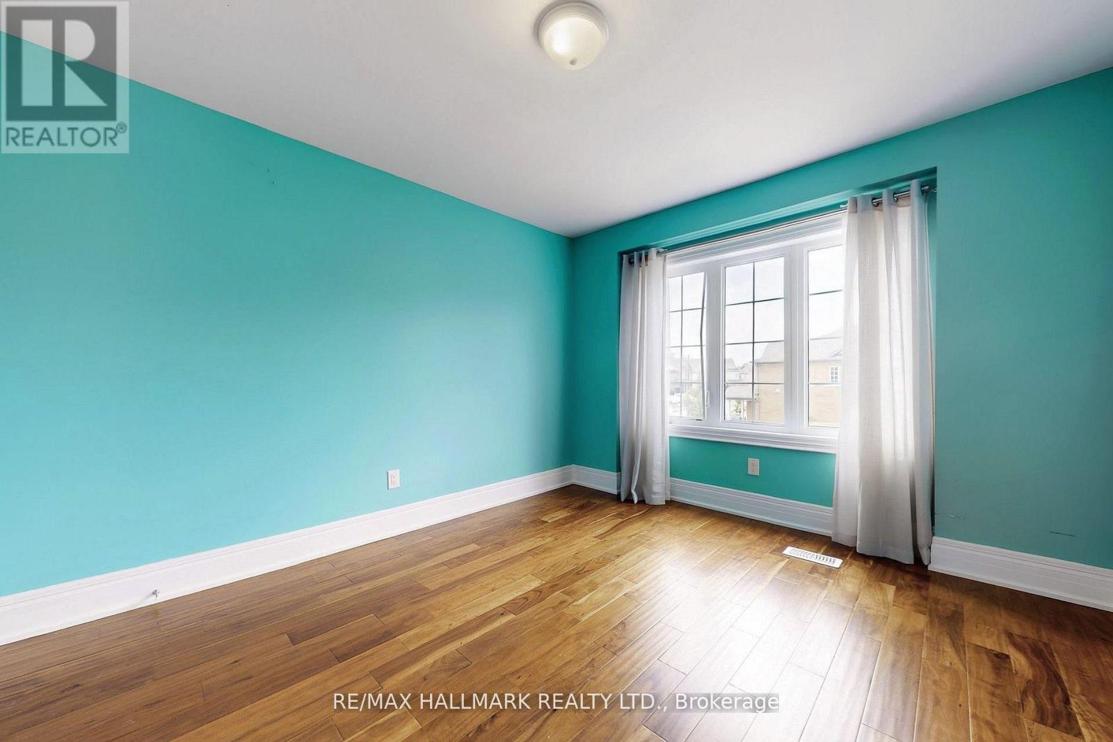 61 Mcisaac Drive, Springwater, ON - Indoor Photo Showing Other Room