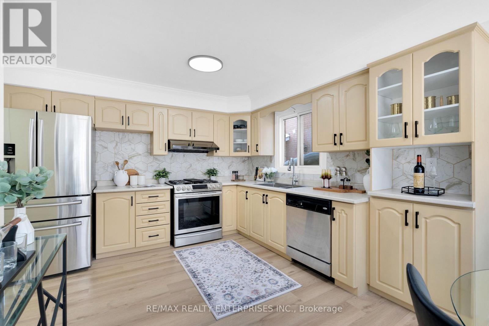 25 Porteous Circle, Brampton, ON - Indoor Photo Showing Kitchen