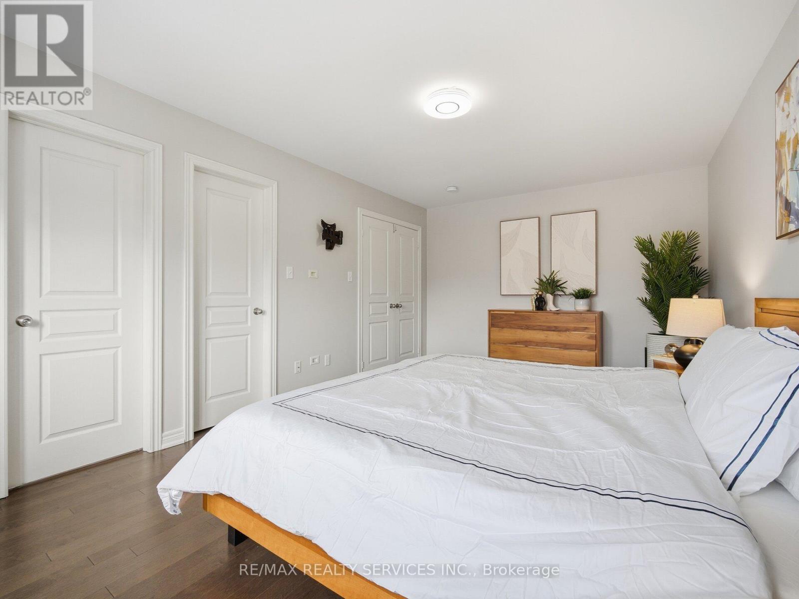 26 Yellow Sorrel Road, Brampton, ON - Indoor Photo Showing Bedroom