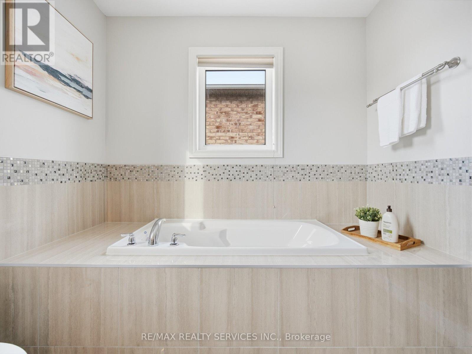 26 Yellow Sorrel Road, Brampton, ON - Indoor Photo Showing Bathroom