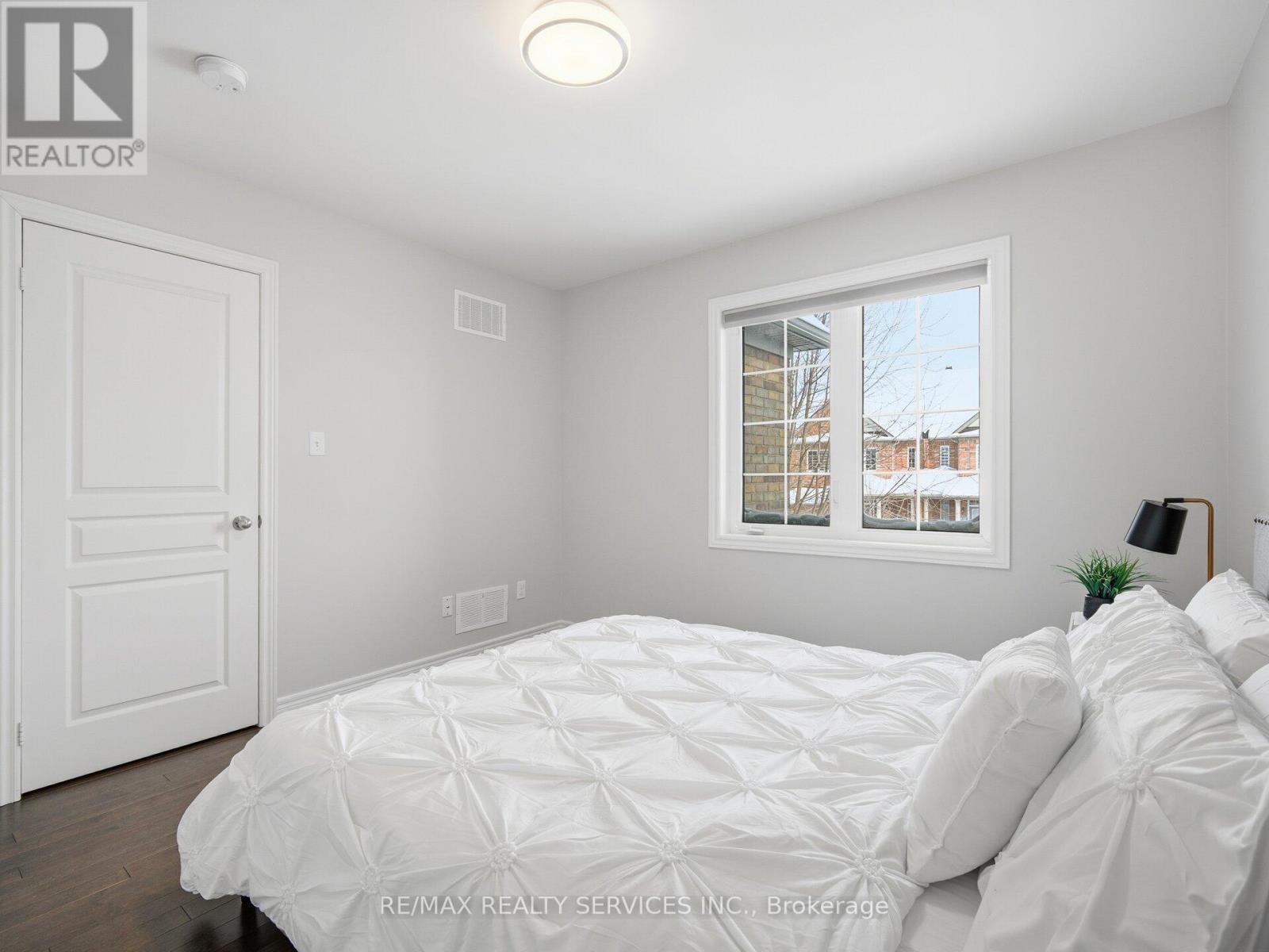 26 Yellow Sorrel Road, Brampton, ON - Indoor Photo Showing Bedroom