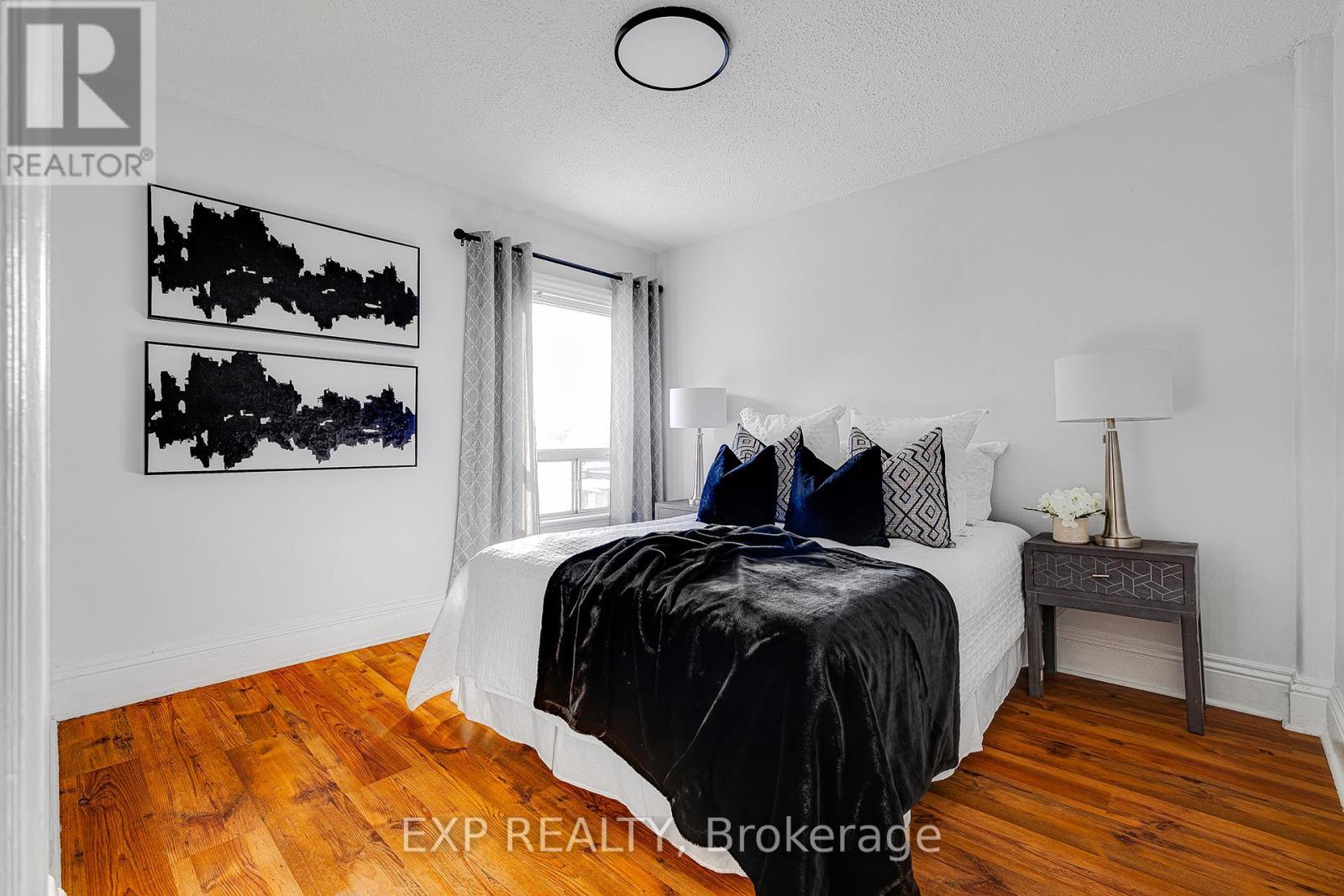 4 Madison Avenue, Hamilton, ON - Indoor Photo Showing Bedroom