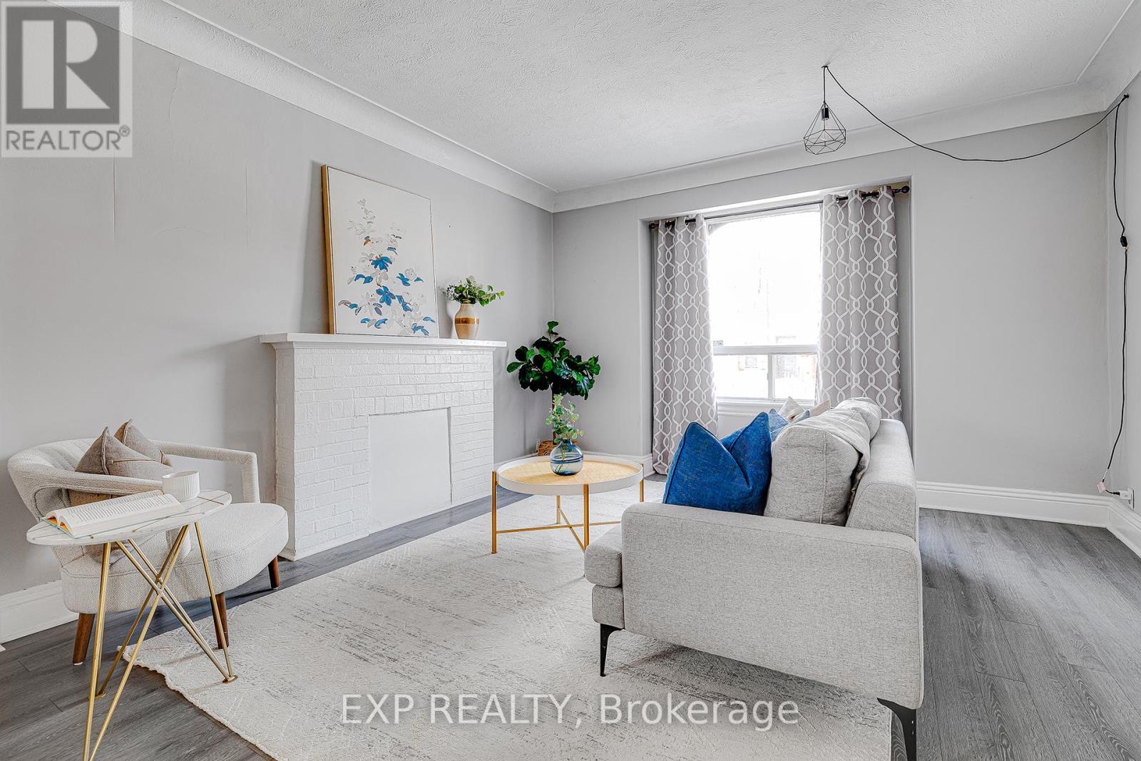 4 Madison Avenue, Hamilton, ON - Indoor