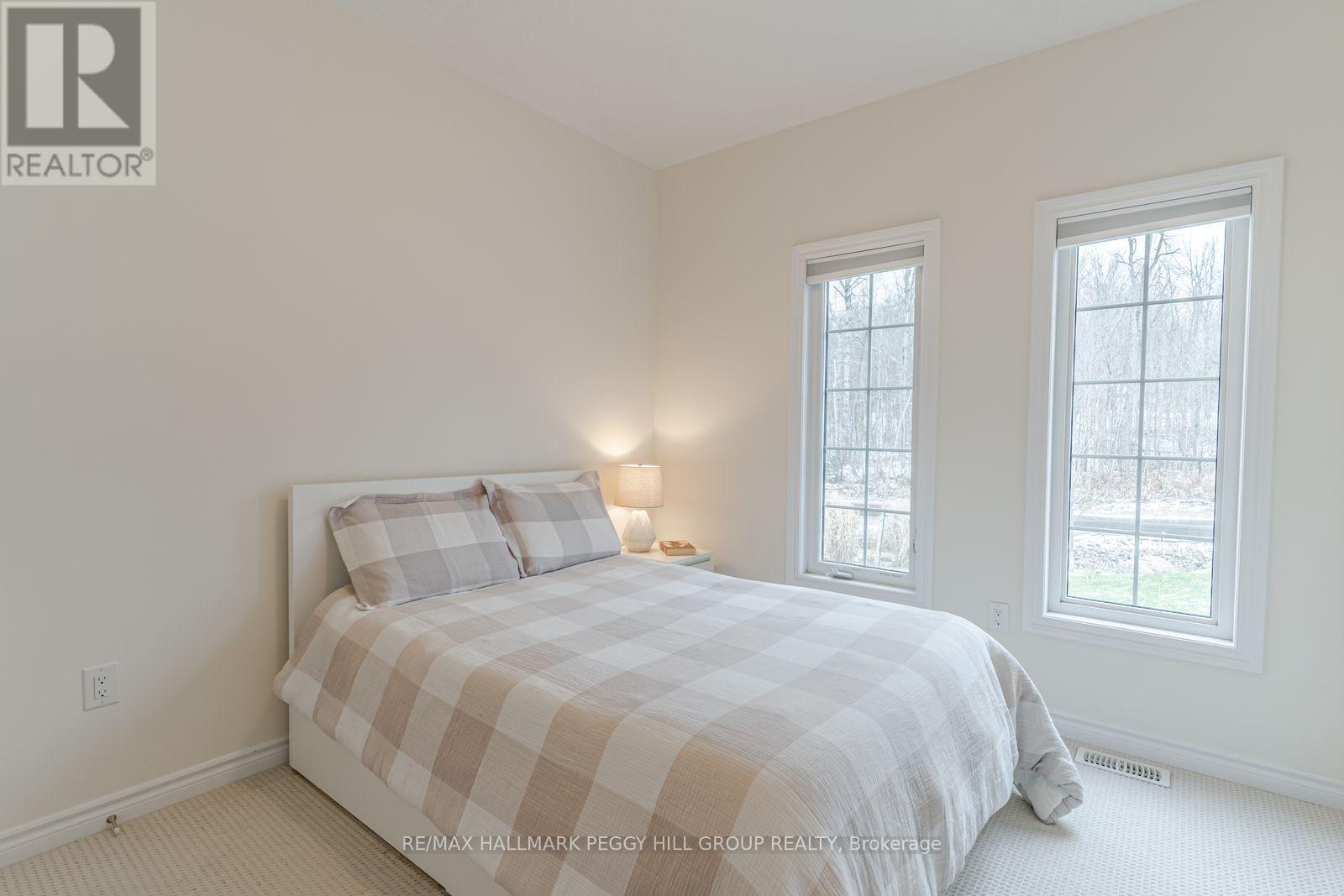 82 Diamond Valley Drive, Oro-Medonte, ON - Indoor Photo Showing Bedroom
