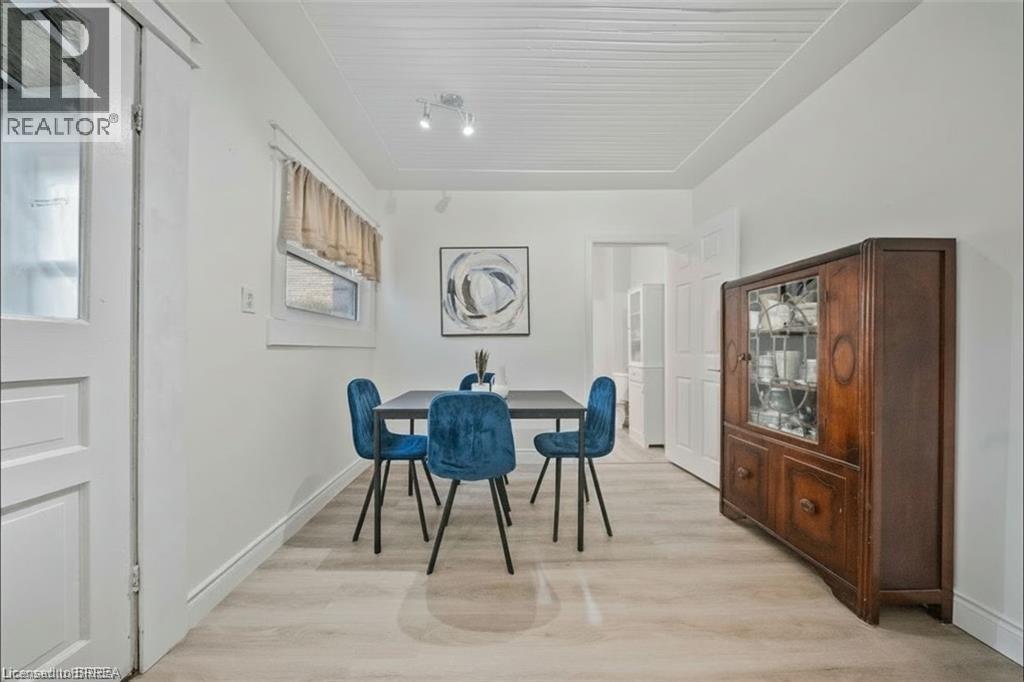 68 Oak Street, Brantford, ON - Indoor Photo Showing Other Room