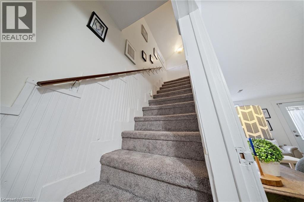 68 Oak Street, Brantford, ON - Indoor Photo Showing Other Room