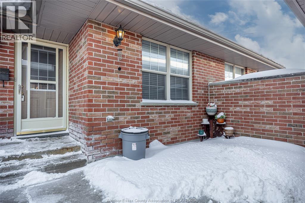 18-80 Centre Unit# 18, London, ON - Outdoor With Exterior