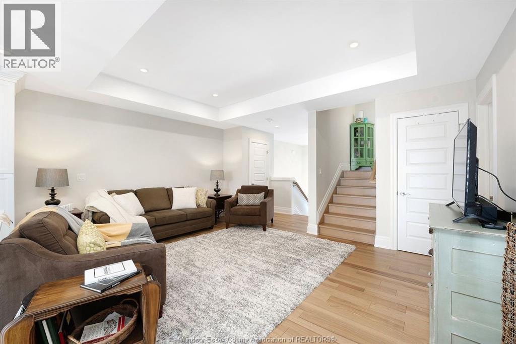 163 Lane Street, Essex, ON - Indoor Photo Showing Living Room