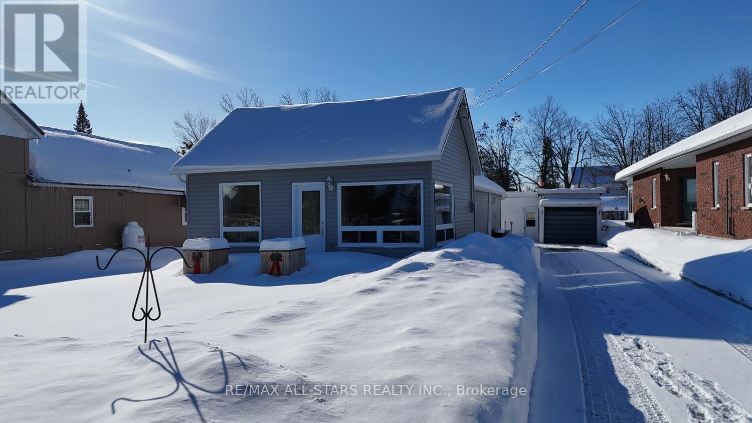 47 Need Street, Kawartha Lakes (Bobcaygeon), ON - Outdoor