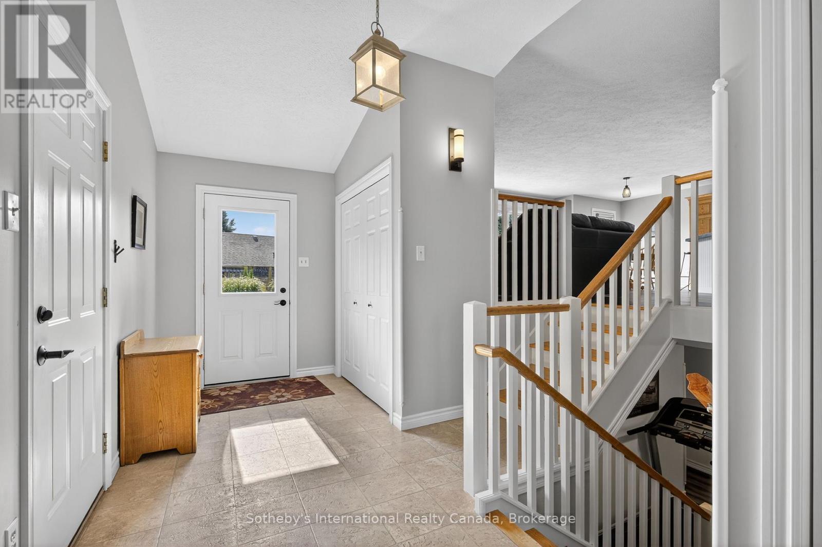 35 Elgin Street S, Blue Mountains, ON - Indoor Photo Showing Other Room