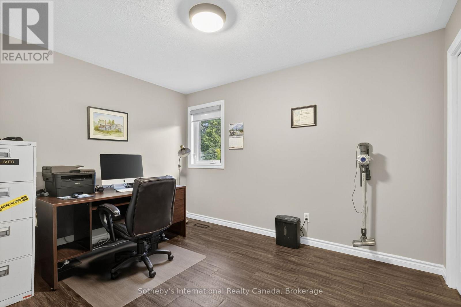 35 Elgin Street S, Blue Mountains, ON - Indoor Photo Showing Office