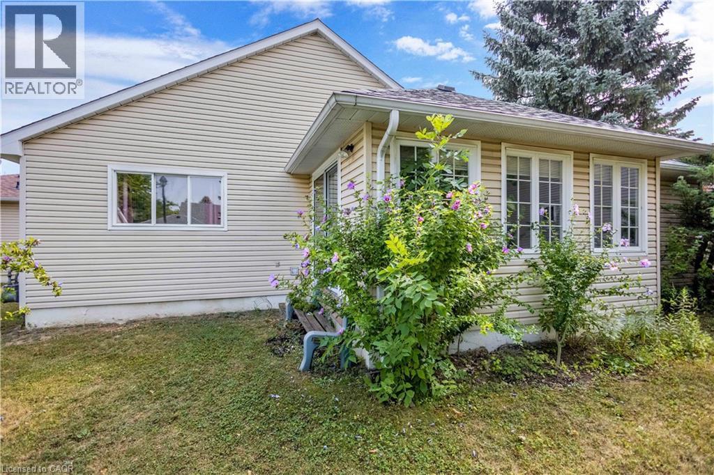 375 Silverbirch Boulevard, Hamilton, ON - Outdoor