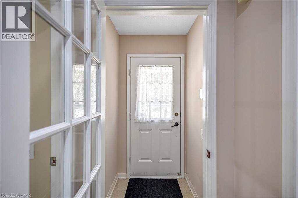 375 Silverbirch Boulevard, Hamilton, ON - Indoor Photo Showing Other Room