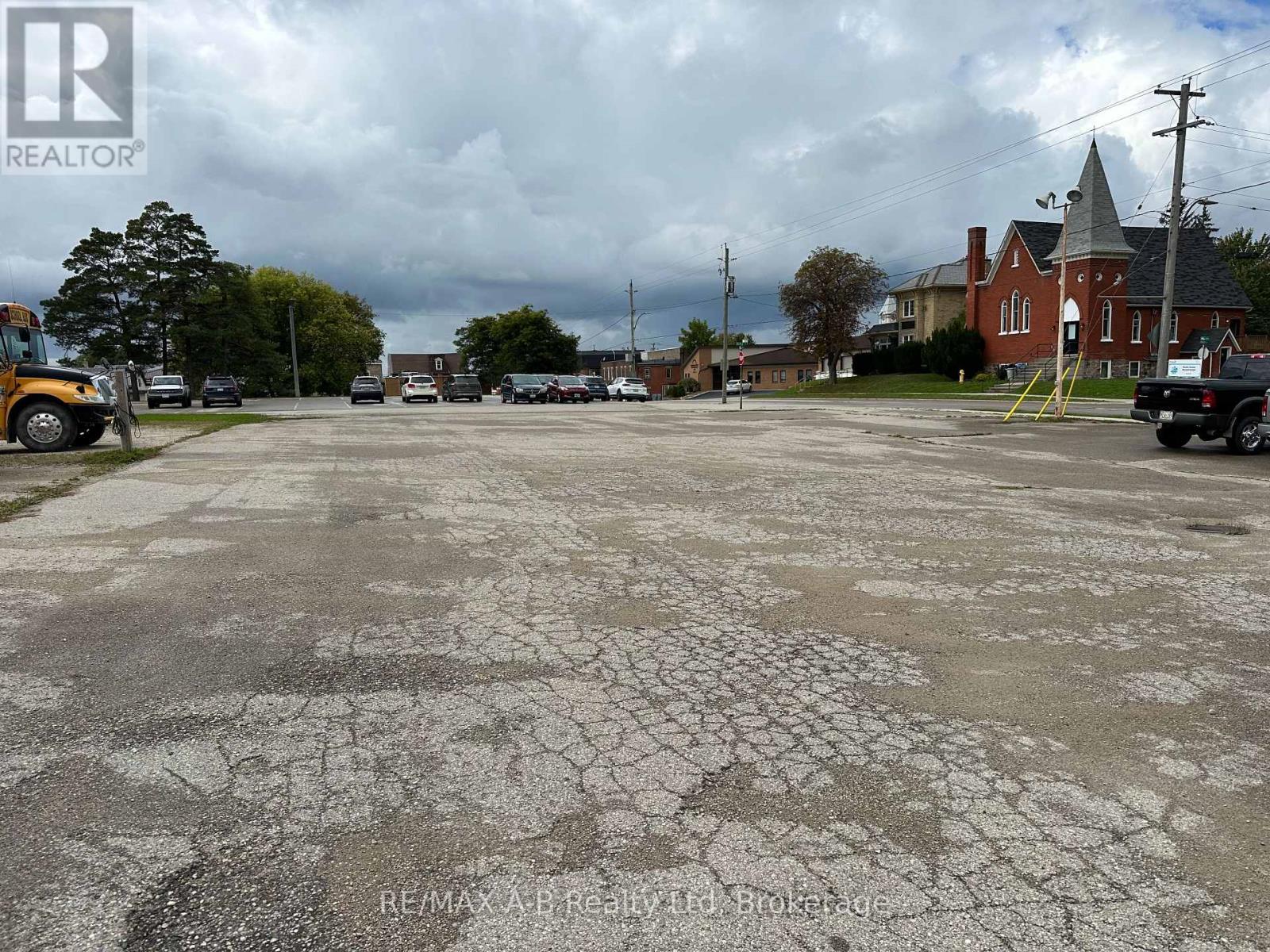 15 Mill Street E, Perth East (Milverton), ON