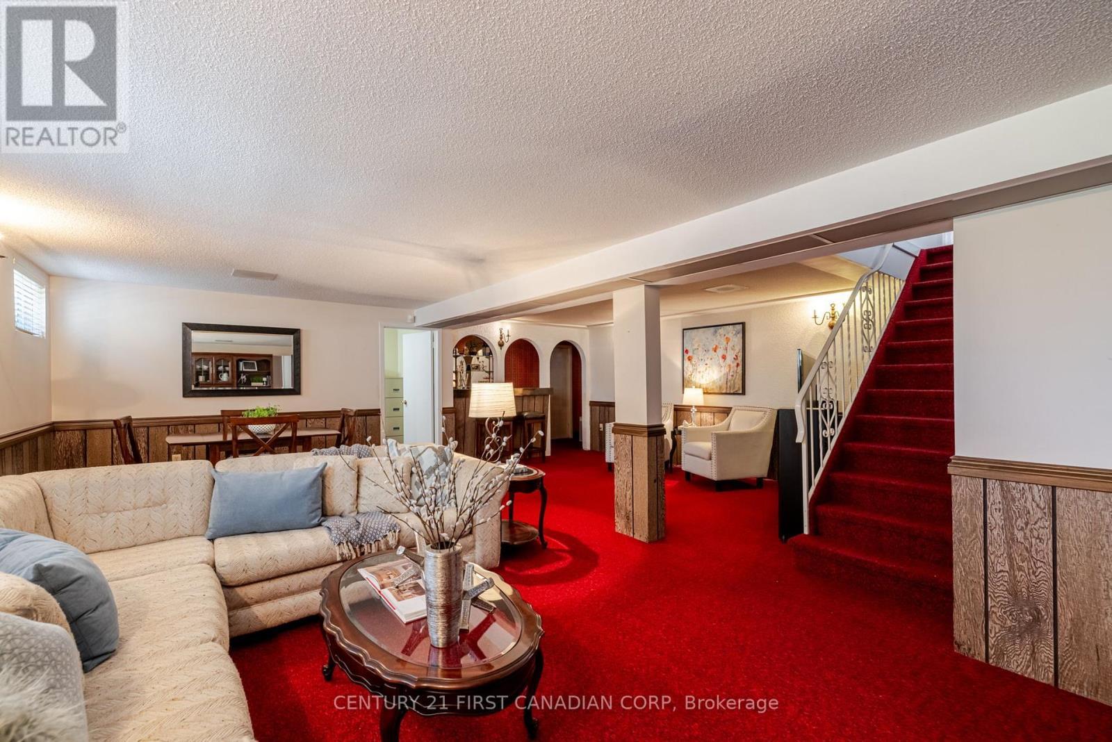 758 Cheapside Street, London East (East C), ON - Indoor Photo Showing Living Room