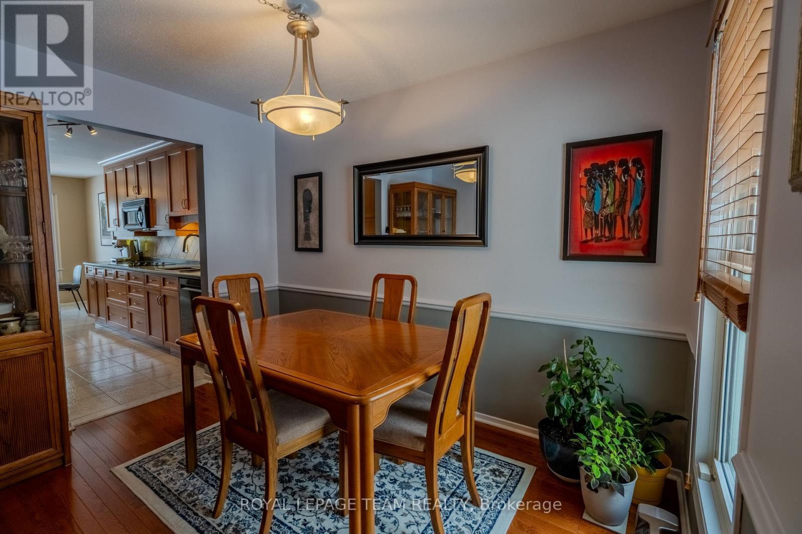 118 Seabrooke Drive, Ottawa, ON - Indoor Photo Showing Dining Room