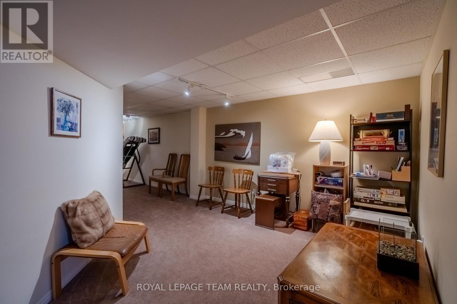 118 Seabrooke Drive, Ottawa, ON - Indoor