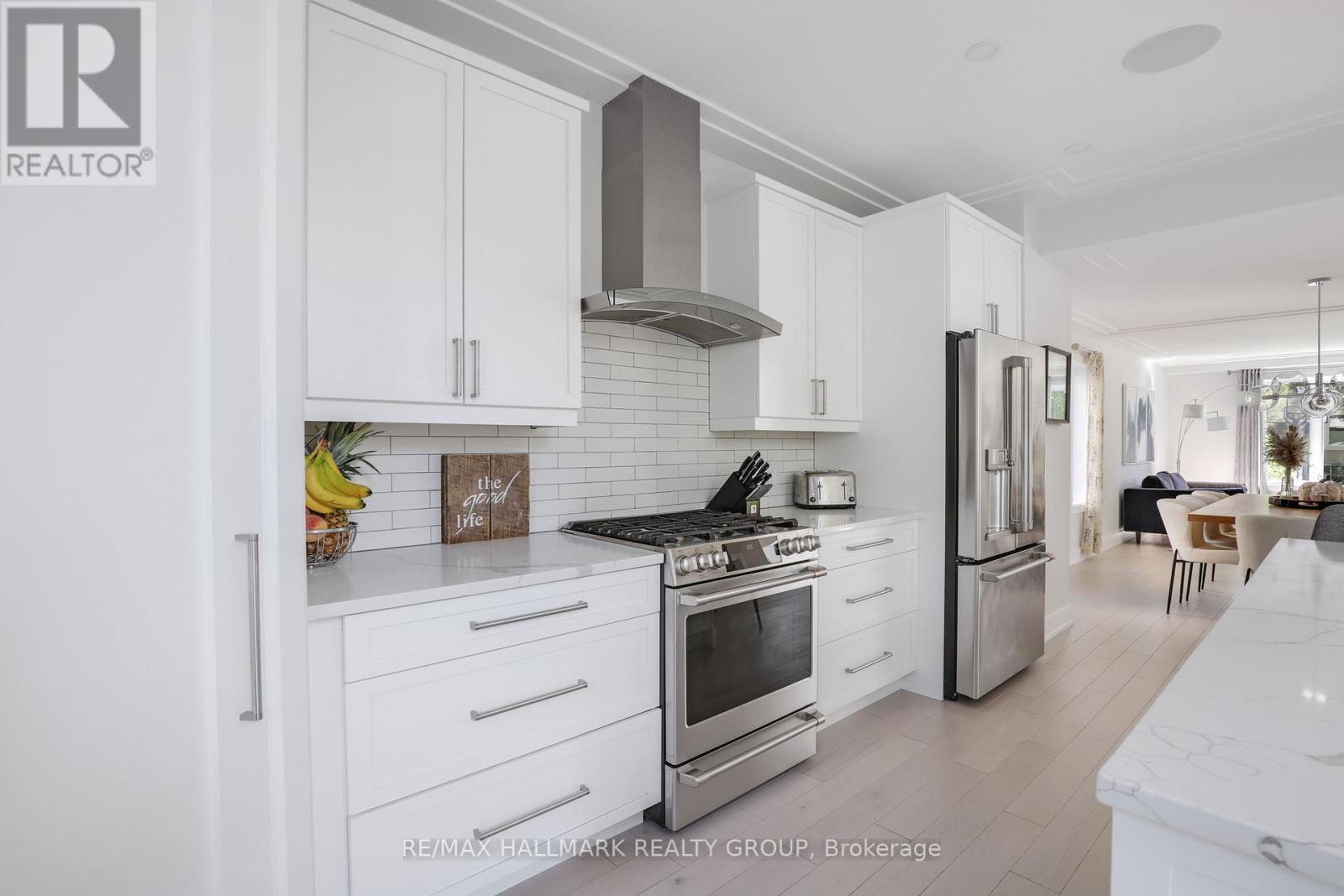 668 Mansfield Avenue, Ottawa, ON - Indoor Photo Showing Kitchen With Upgraded Kitchen