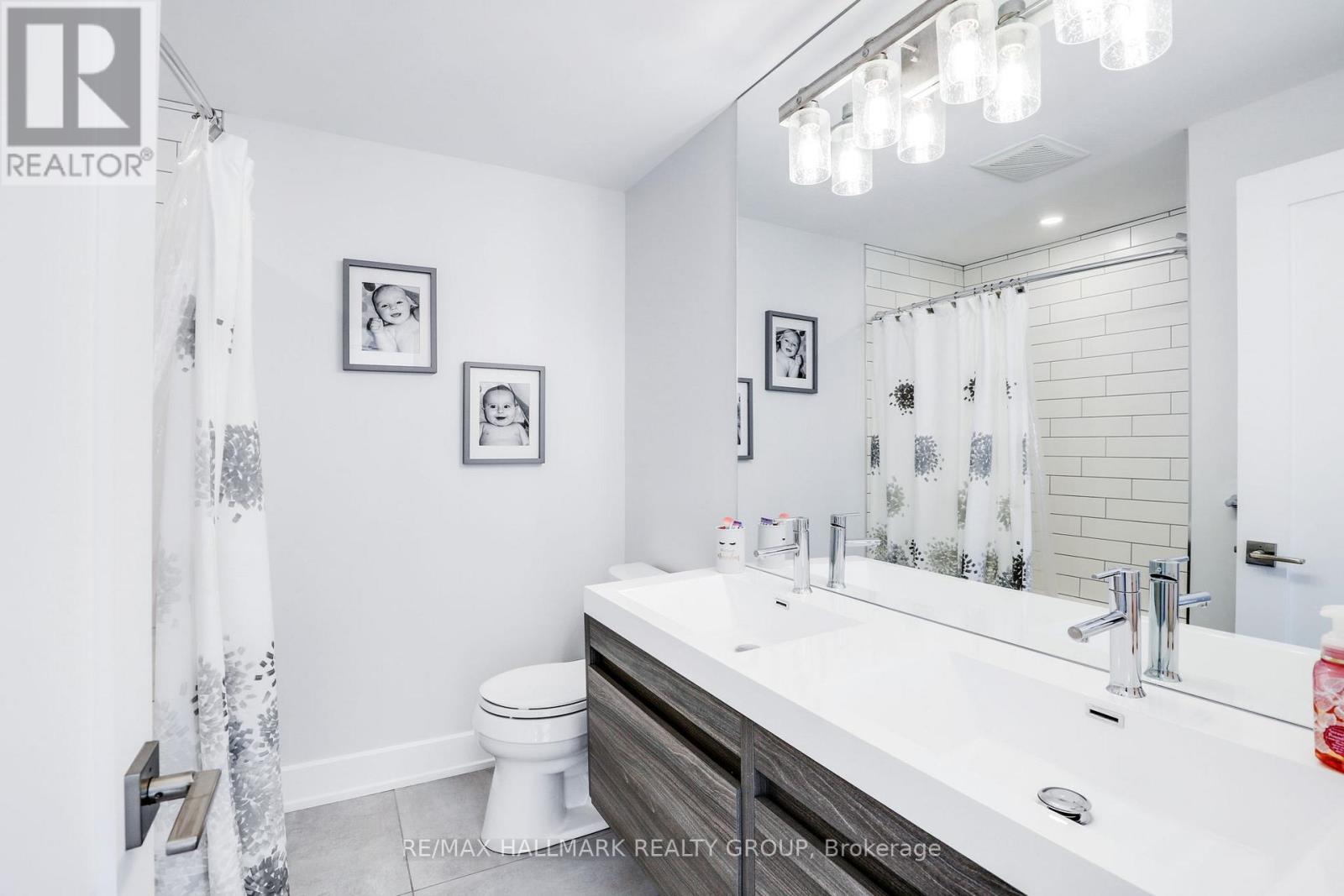 668 Mansfield Avenue, Ottawa, ON - Indoor Photo Showing Bathroom