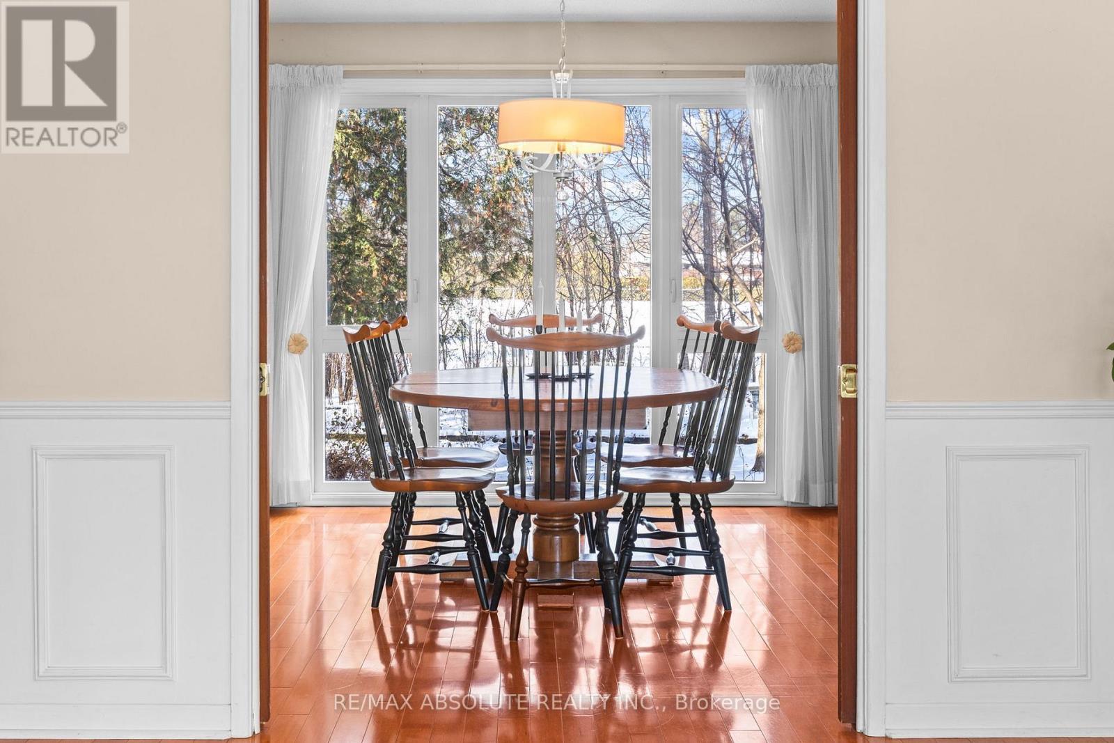 22 Banting Crescent, Ottawa, ON - Indoor Photo Showing Dining Room