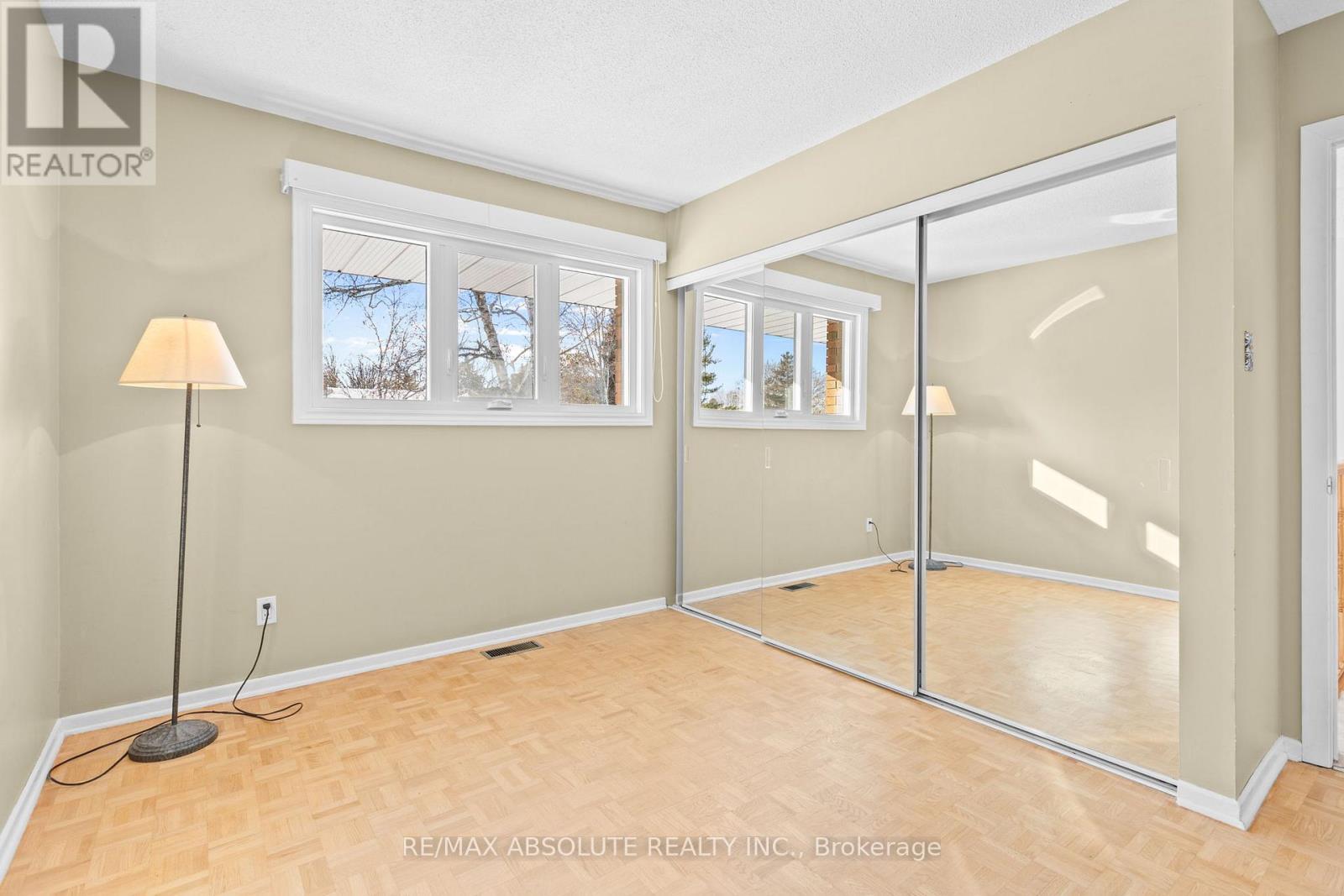 22 Banting Crescent, Ottawa, ON - Indoor Photo Showing Other Room