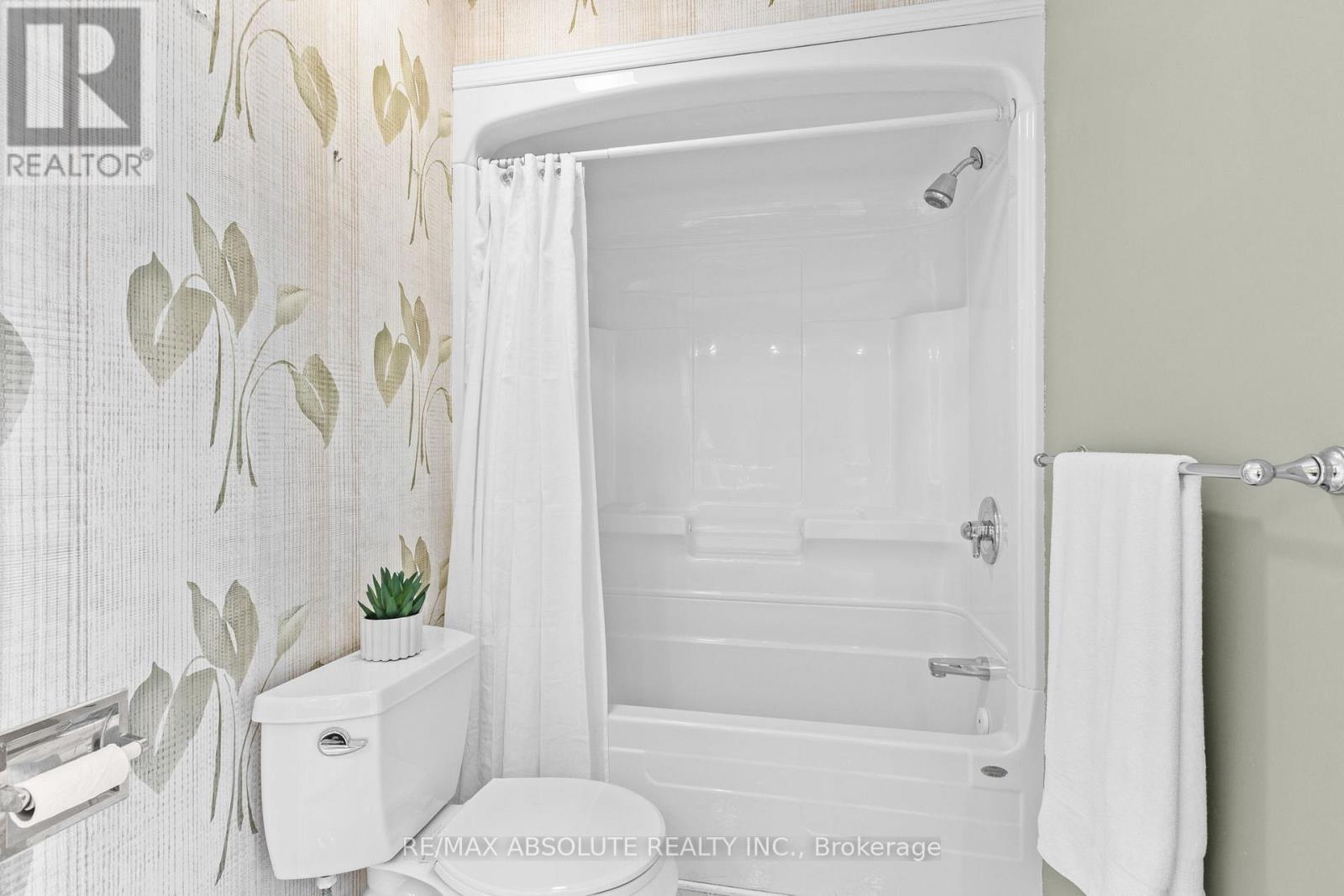 22 Banting Crescent, Ottawa, ON - Indoor Photo Showing Bathroom