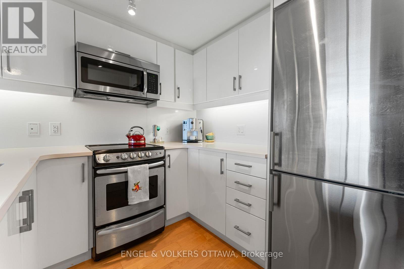 302 - 316 Bruyere Street, Ottawa, ON - Indoor Photo Showing Kitchen With Upgraded Kitchen