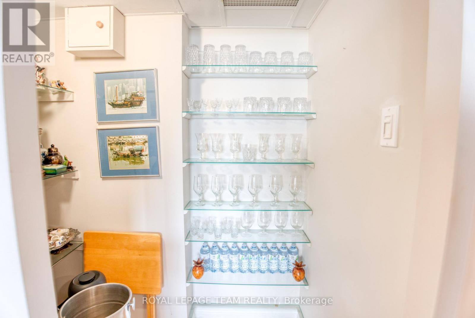 Walk-in pantry/storage - 2006 - 1195 Richmond Road, Ottawa, ON - Indoor Photo Showing Other Room