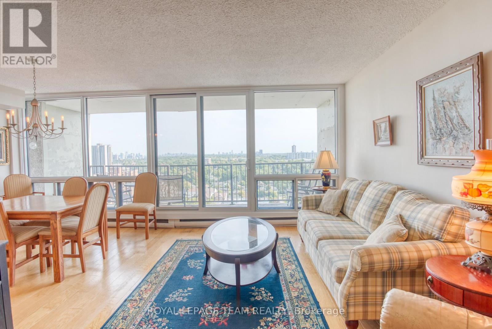 2006 - 1195 Richmond Road, Ottawa, ON - Indoor Photo Showing Living Room