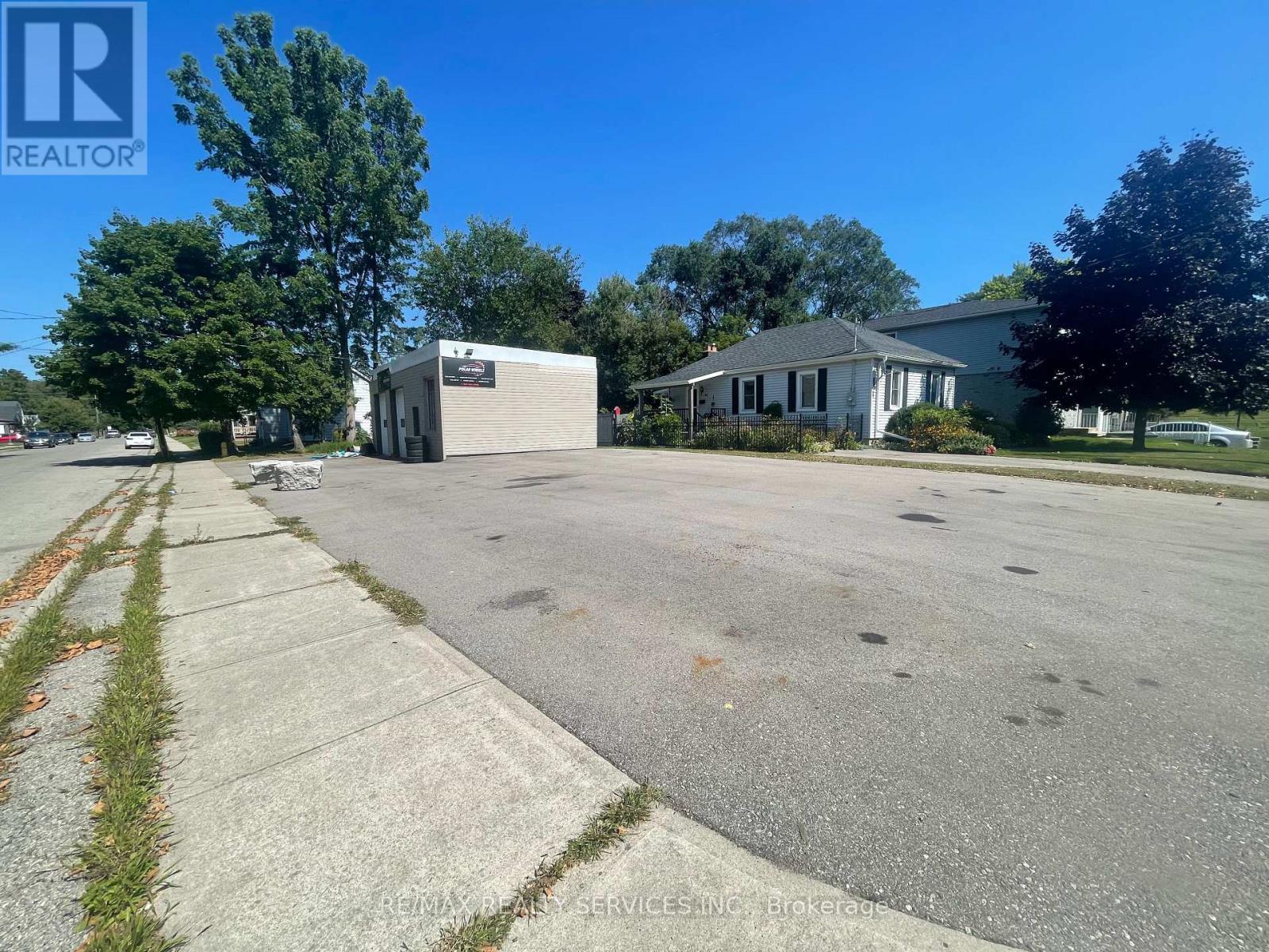 46 Kitchener Avenue, Brantford, ON