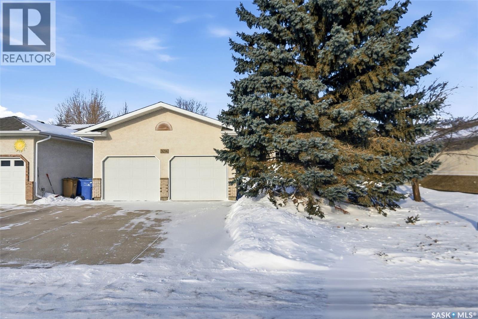 3216 Thames Crescent E, Regina, SK - Outdoor