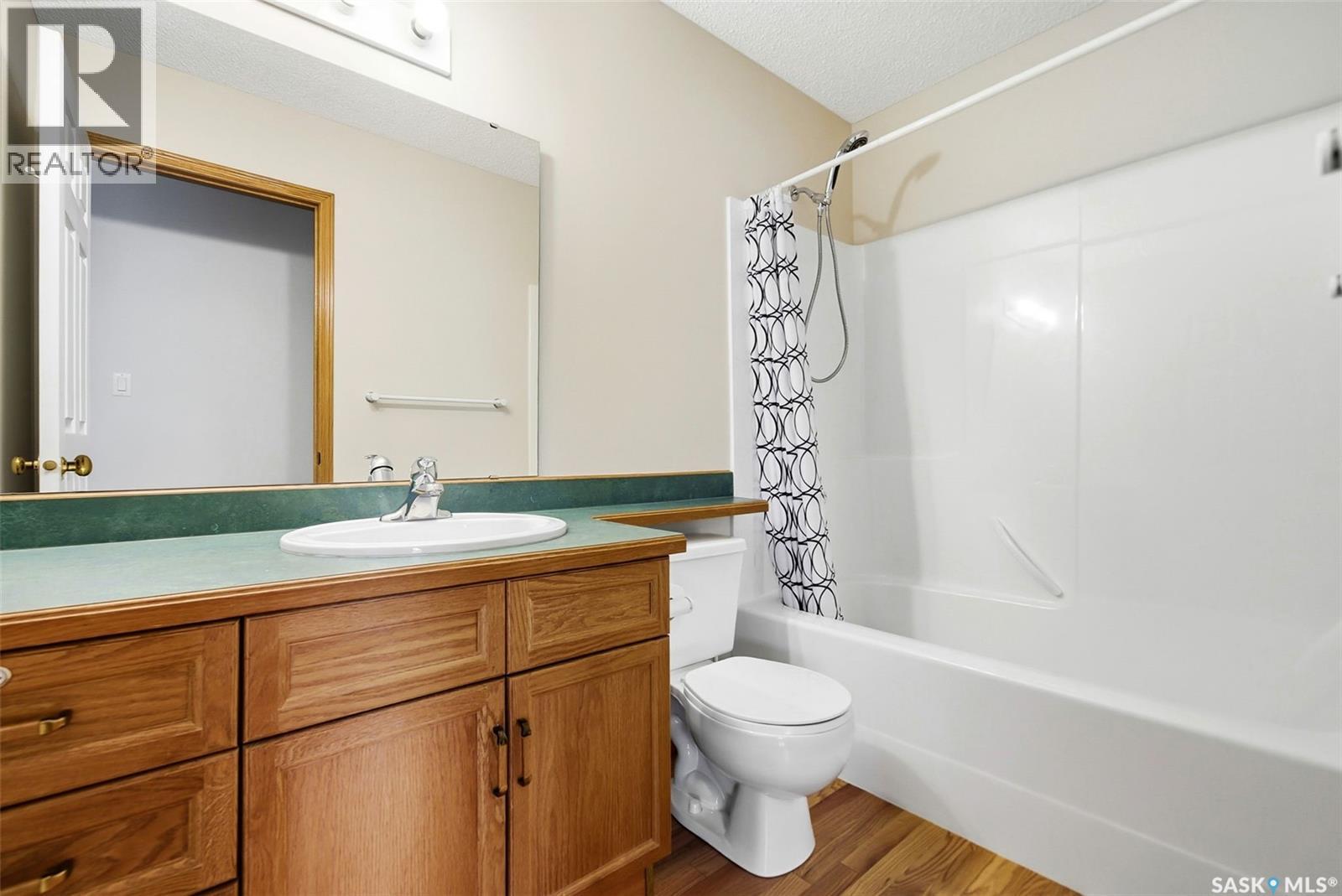 3216 Thames Crescent E, Regina, SK - Indoor Photo Showing Bathroom