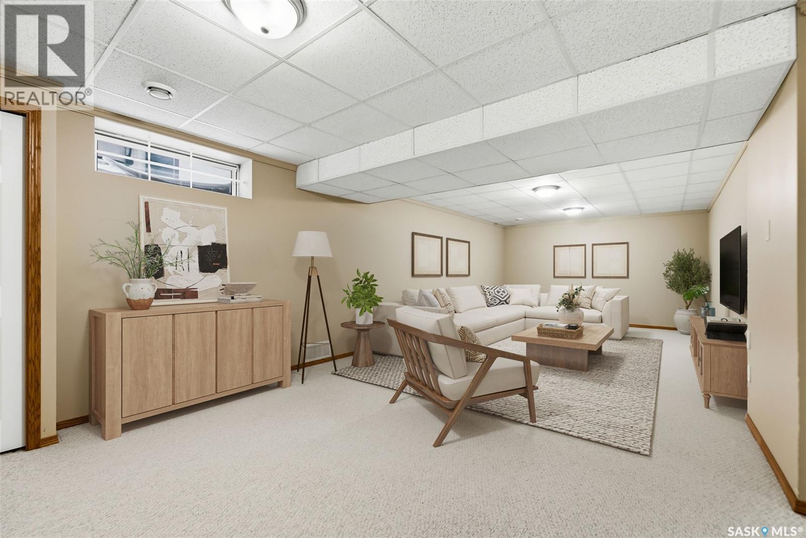 3216 Thames Crescent E, Regina, SK - Indoor