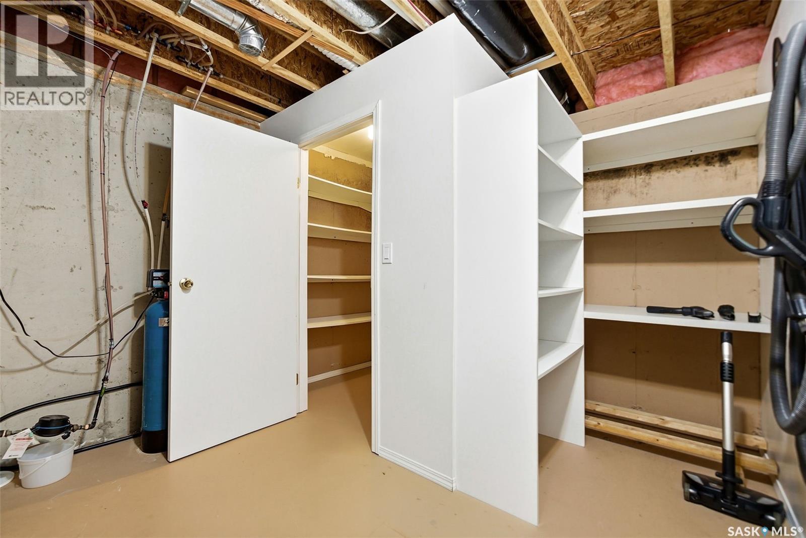 3216 Thames Crescent E, Regina, SK - Indoor Photo Showing Basement