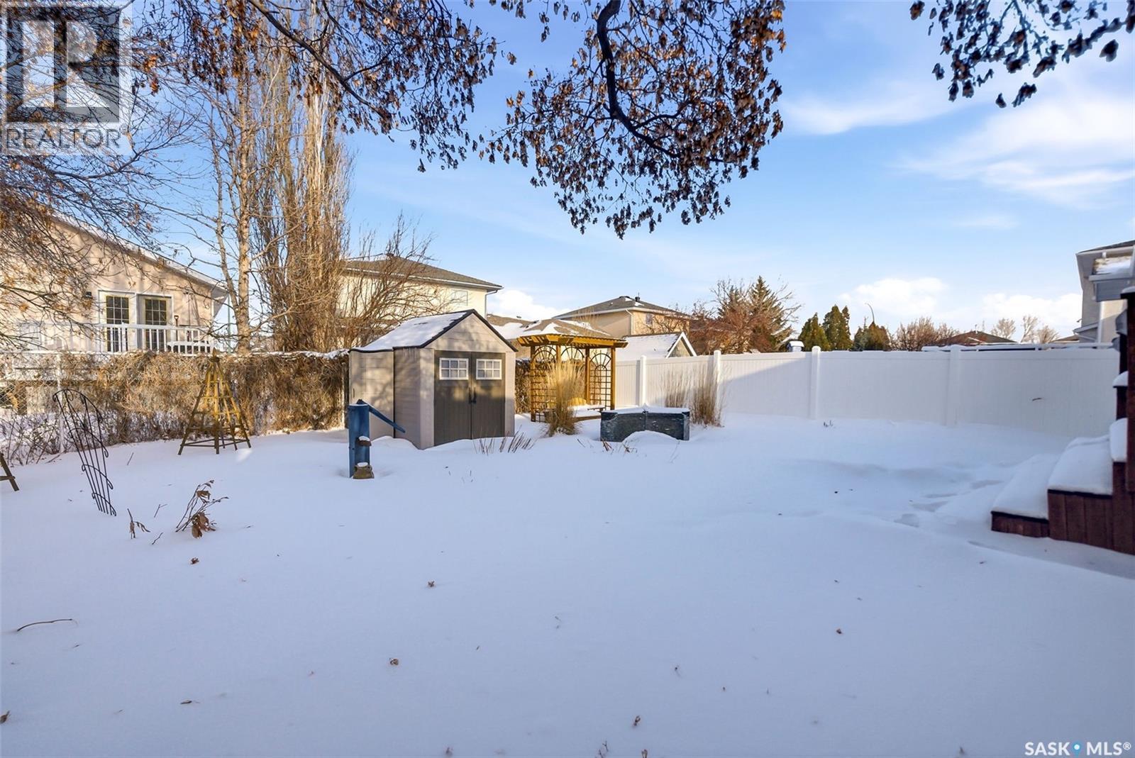3216 Thames Crescent E, Regina, SK - Outdoor