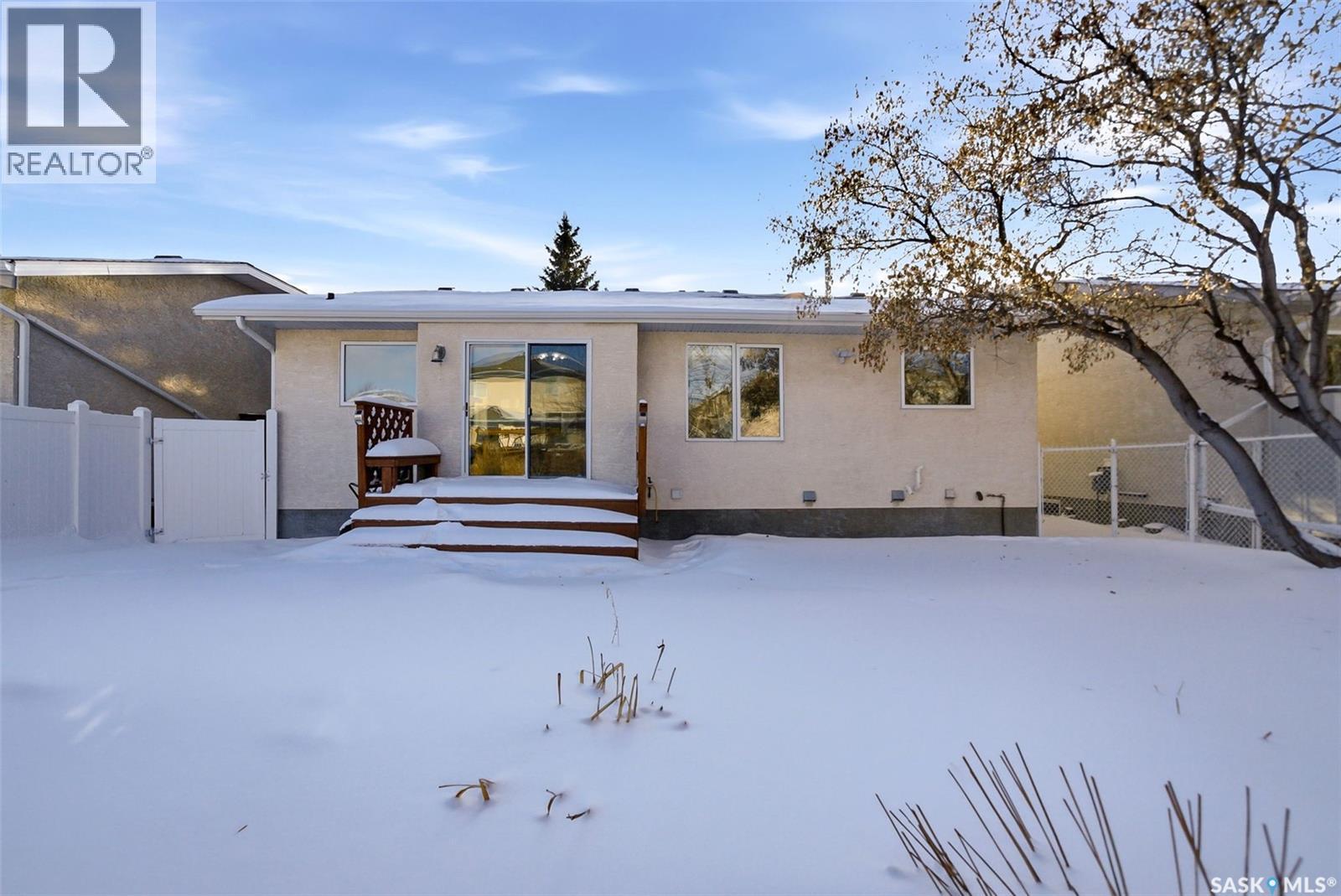 3216 Thames Crescent E, Regina, SK - Outdoor