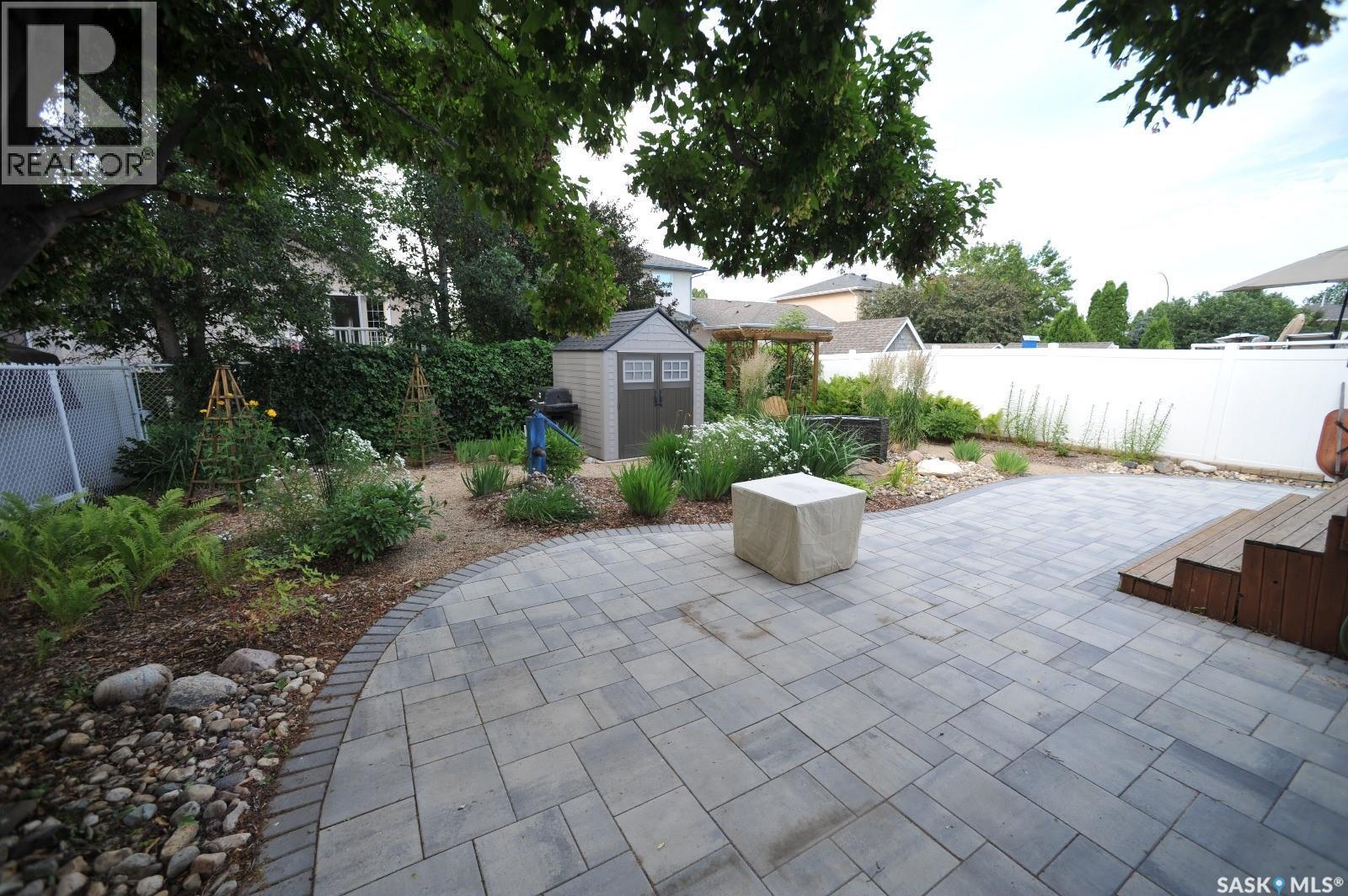 3216 Thames Crescent E, Regina, SK - Outdoor