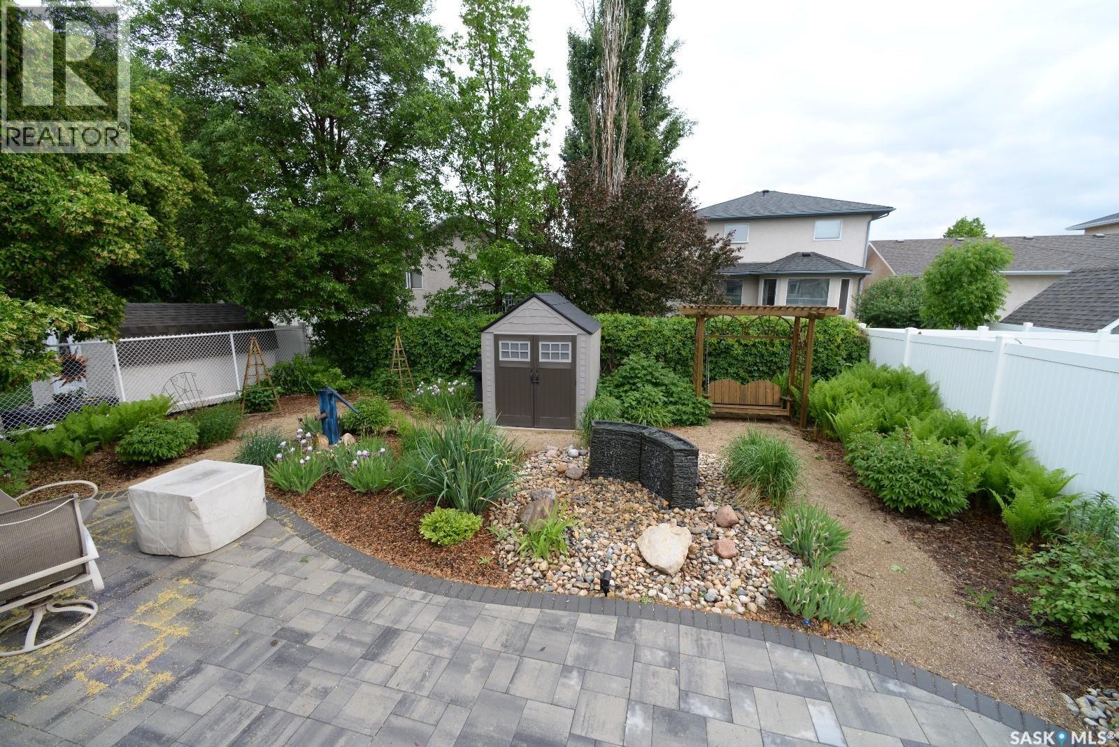 3216 Thames Crescent E, Regina, SK - Outdoor
