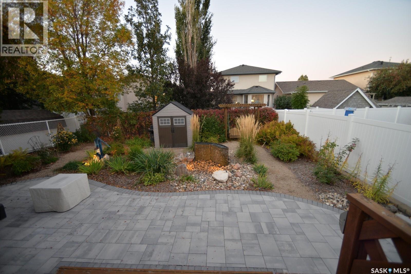 3216 Thames Crescent E, Regina, SK - Outdoor